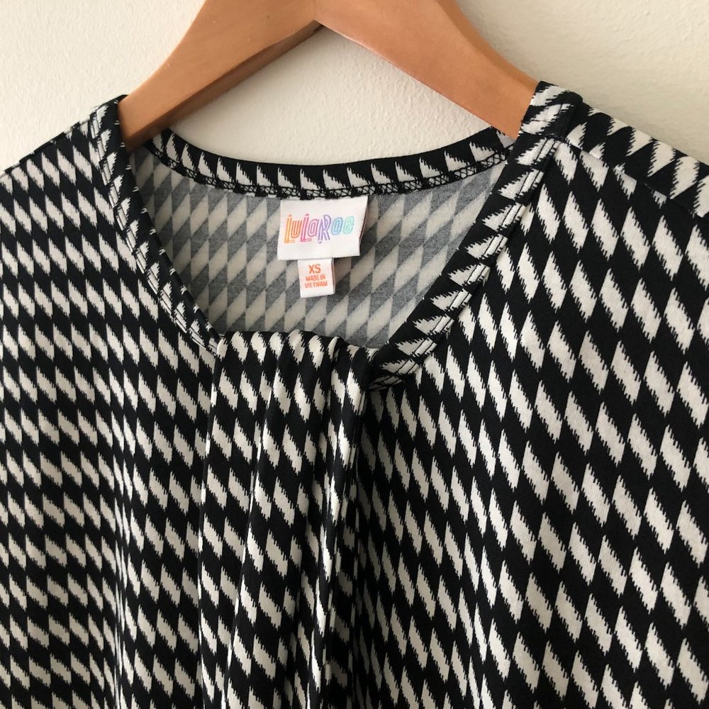 LuLaRoe Mitzi Black & White Tunic - XXS